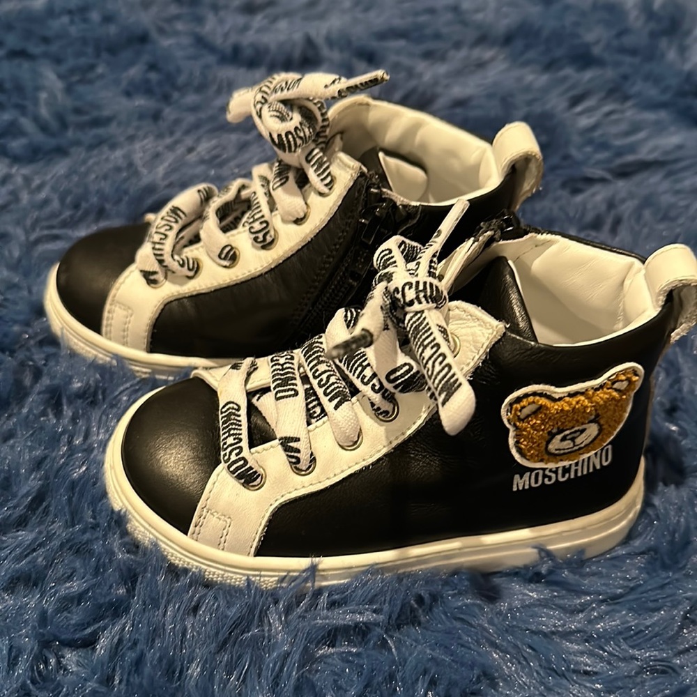 Moschino ankle sneakers